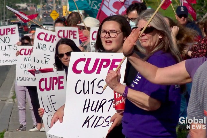 Union members set to protest anti-strike legislation outside Ontario Ministry of Labour