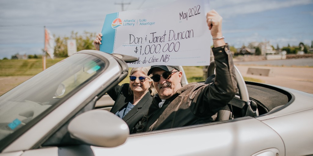 Donald and Janet of Pointe-du-Chêne, N.B. won $1 million in the  the May 24, 2022 Lotto Max draw. 