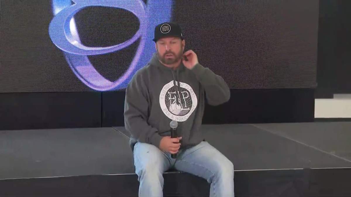 Garth Brooks speaks to journalists ahead of his concerts in Edmonton, Alta. on Friday, June 24, 2022.
