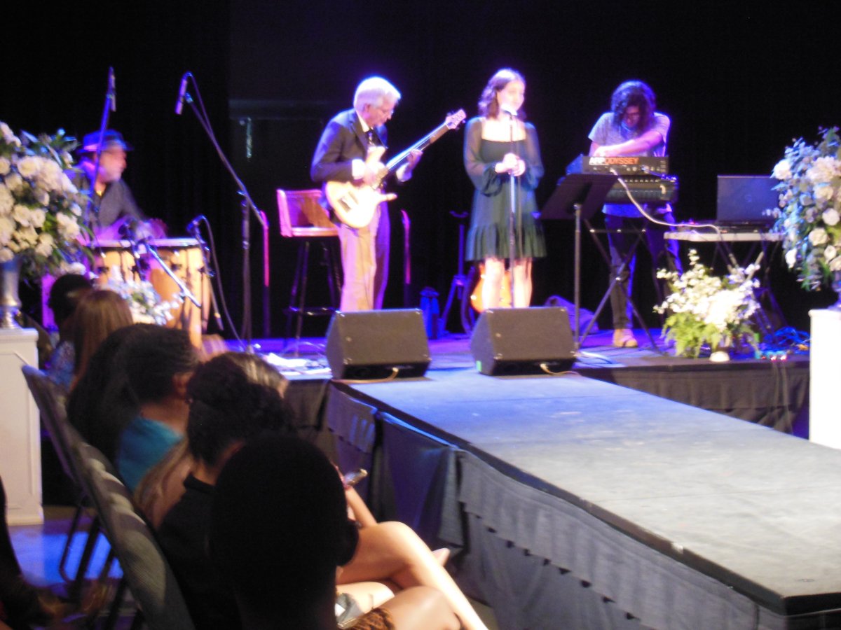 The Shadoplay Band at the Cliff Bungalow Mission Neighbors Day - image