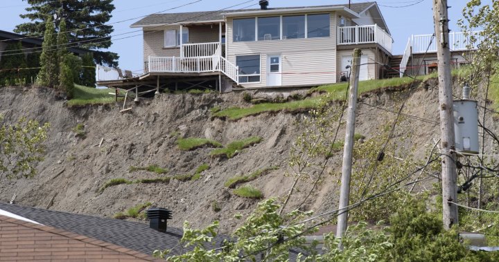 Quebec premier to tour Saguenay neighbourhood under threat of landslides