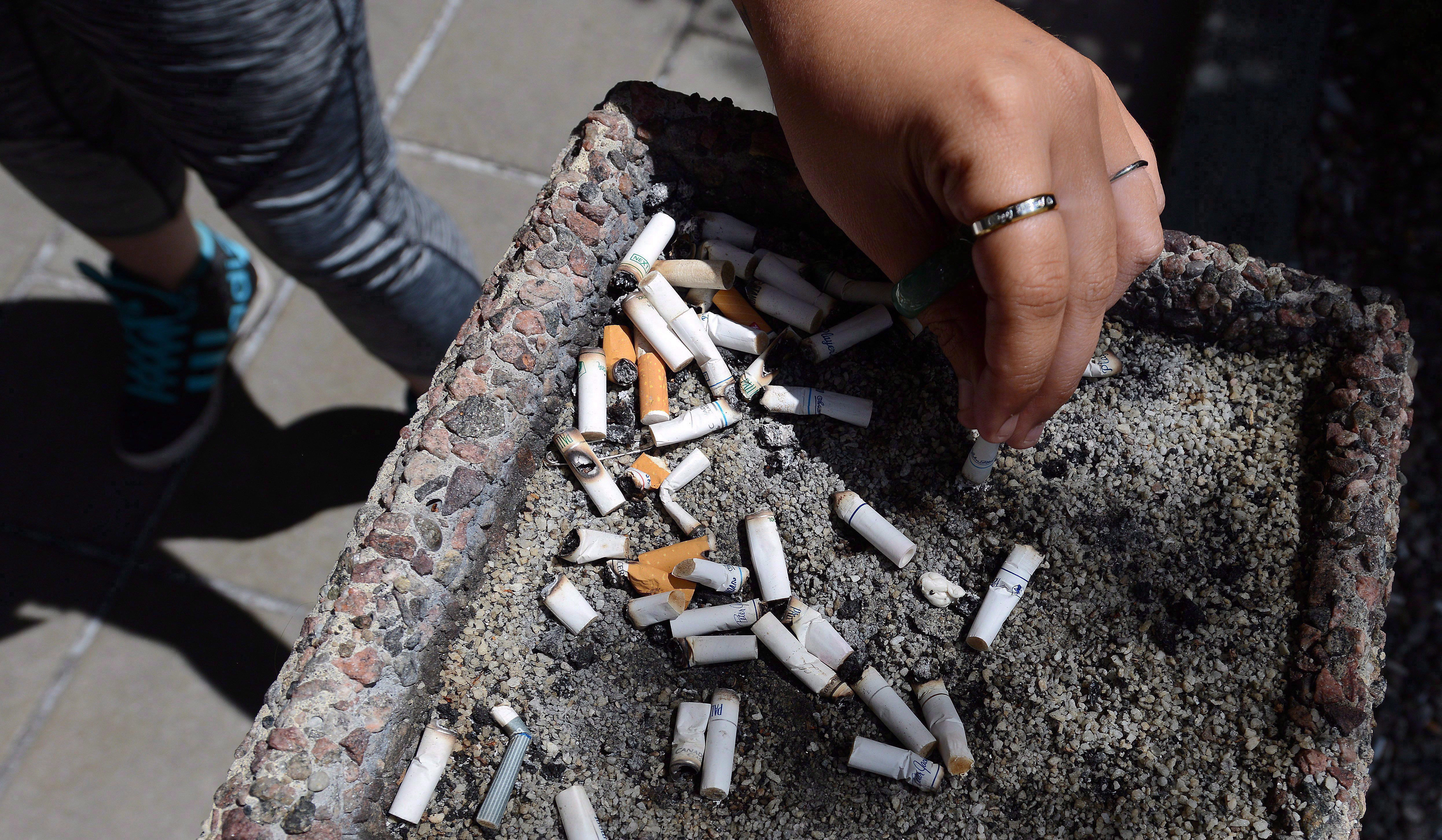 Canada poised to become 1st country to add warnings on individual cigarettes 