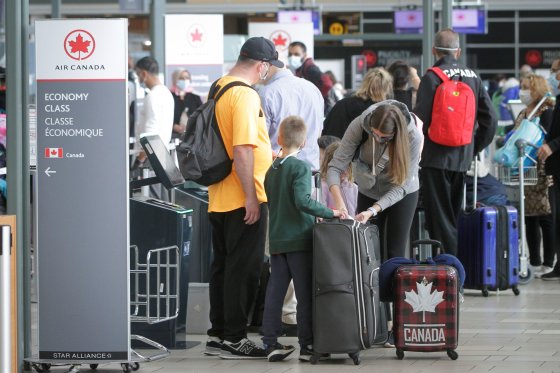 Canada travel summer COVID-19 airport delays