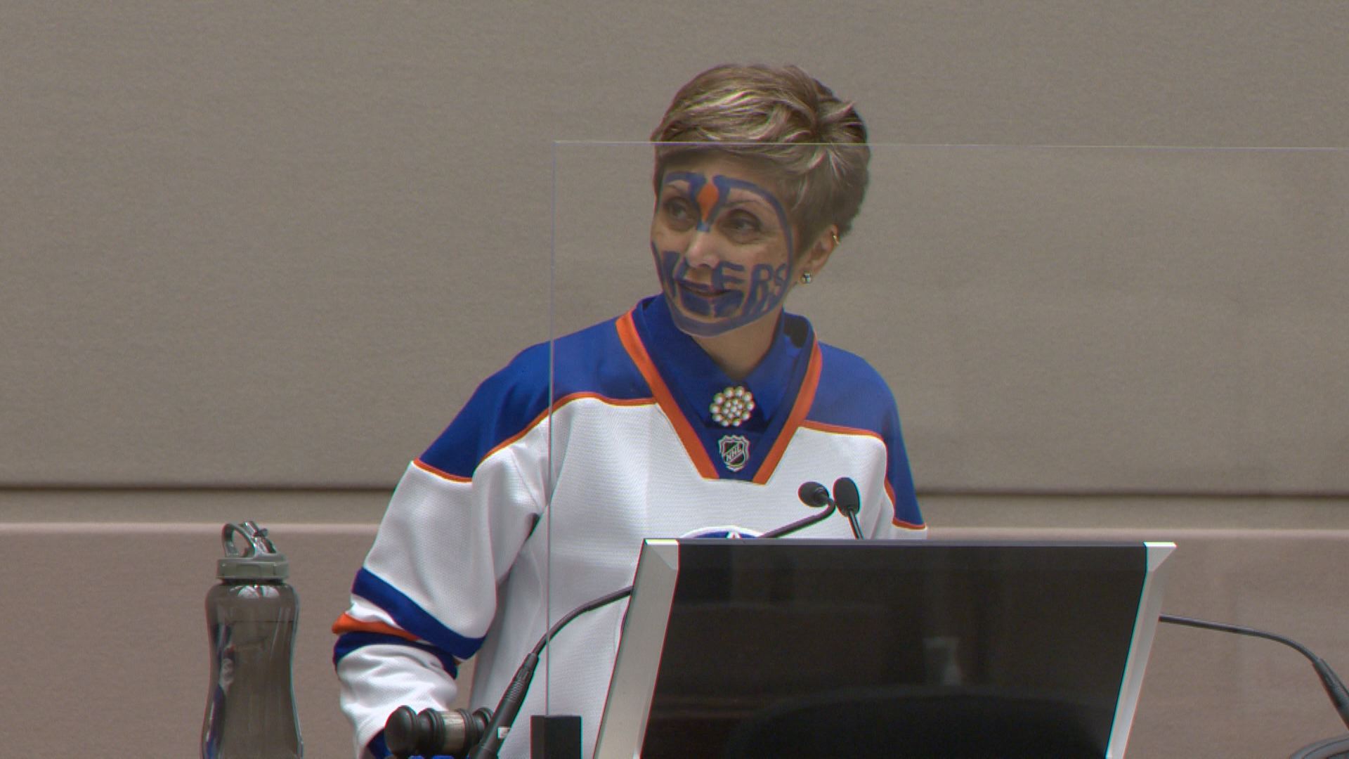 Calgary Mayor Gondek will have to wear Edmonton Oilers' jersey, full  facepaint of team's colours - Indo-Canadian Voice