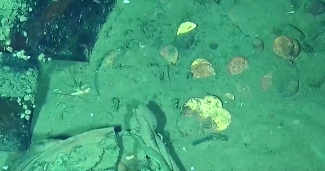 A screengrab from the captured footage of the San José shipwreck appears to show gold coins resting on the ocean floor.