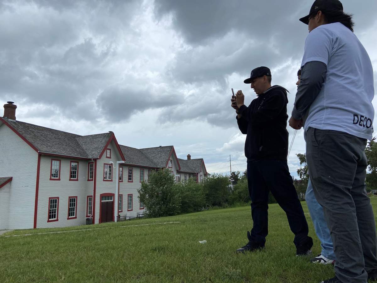 Volunteers with USAY experiment with the app.