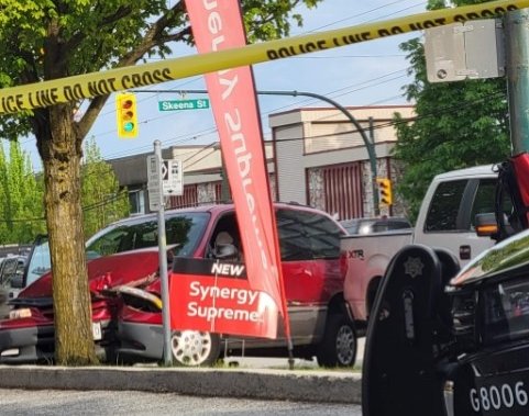 Vancouver police investigating violent incident involving car crash, stabbing – BC