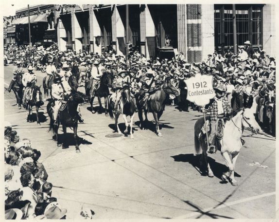 A photo of the 1912 Calgary Stampede Parade.