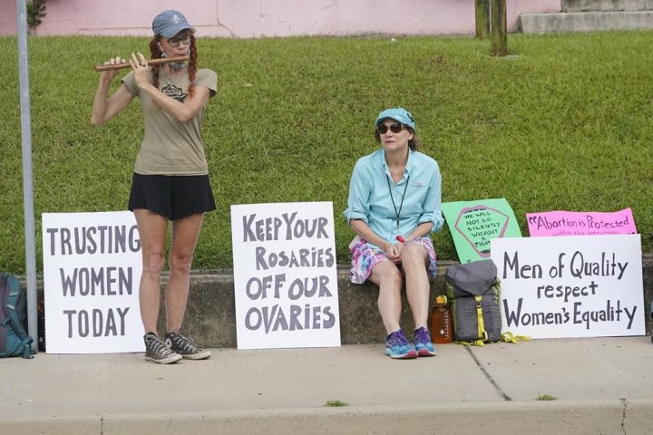 Abortion clinic staff in U.S. struggle with mental health after Roe v. Wade overturn