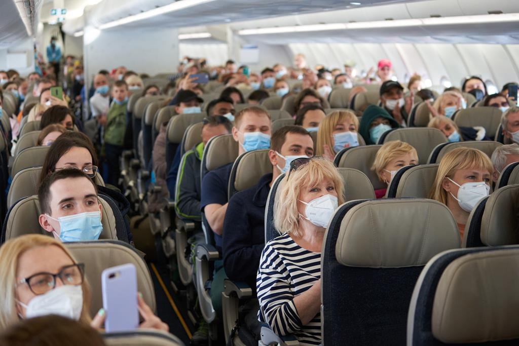 위니펙 리처드슨 국제 공항은 전염병 대유행 후 회복 중 2분기에 승객 77만 5천명 이정표 달성