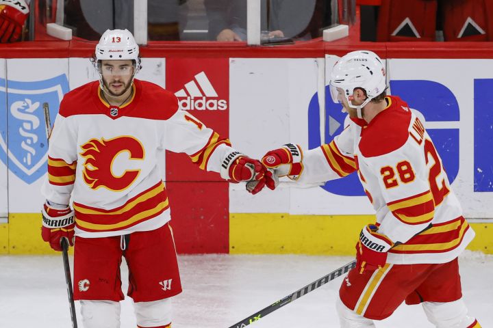 Calgary flames cheap 13 jersey