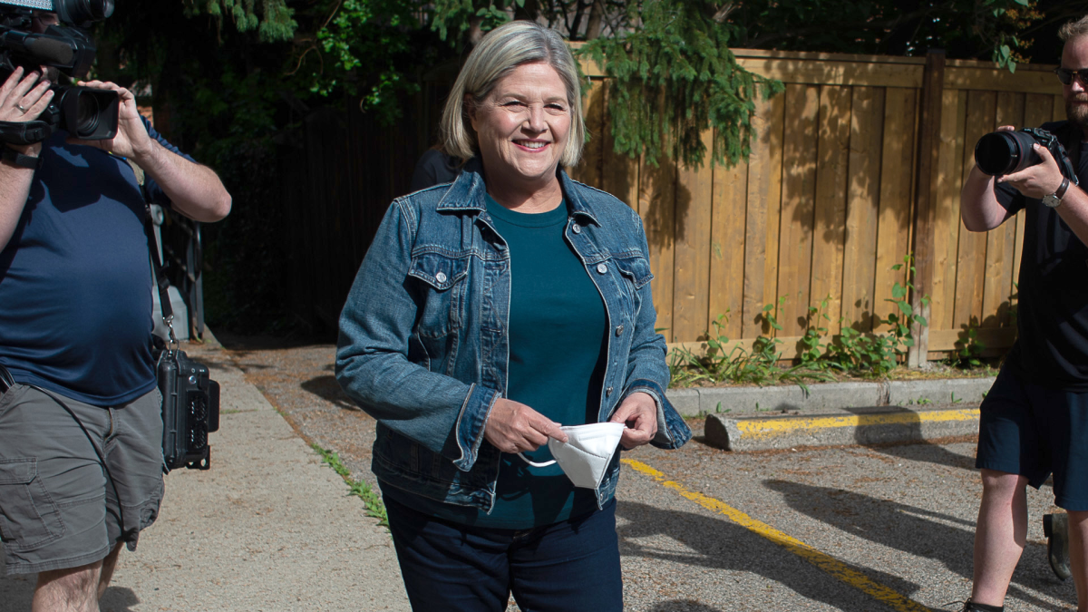 A Mainstreet poll is putting former Ontario NDP Leader Andrea Horwath in the lead for the October 24, 2022 election with former Hamilton Chamber of Commerce boss Keanin Loomis in second.