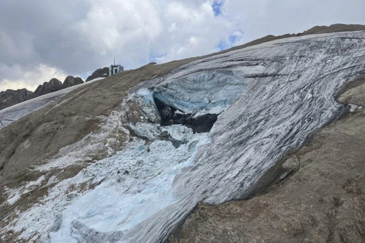 15 hikers still missing after deadly Italian glacier avalanche