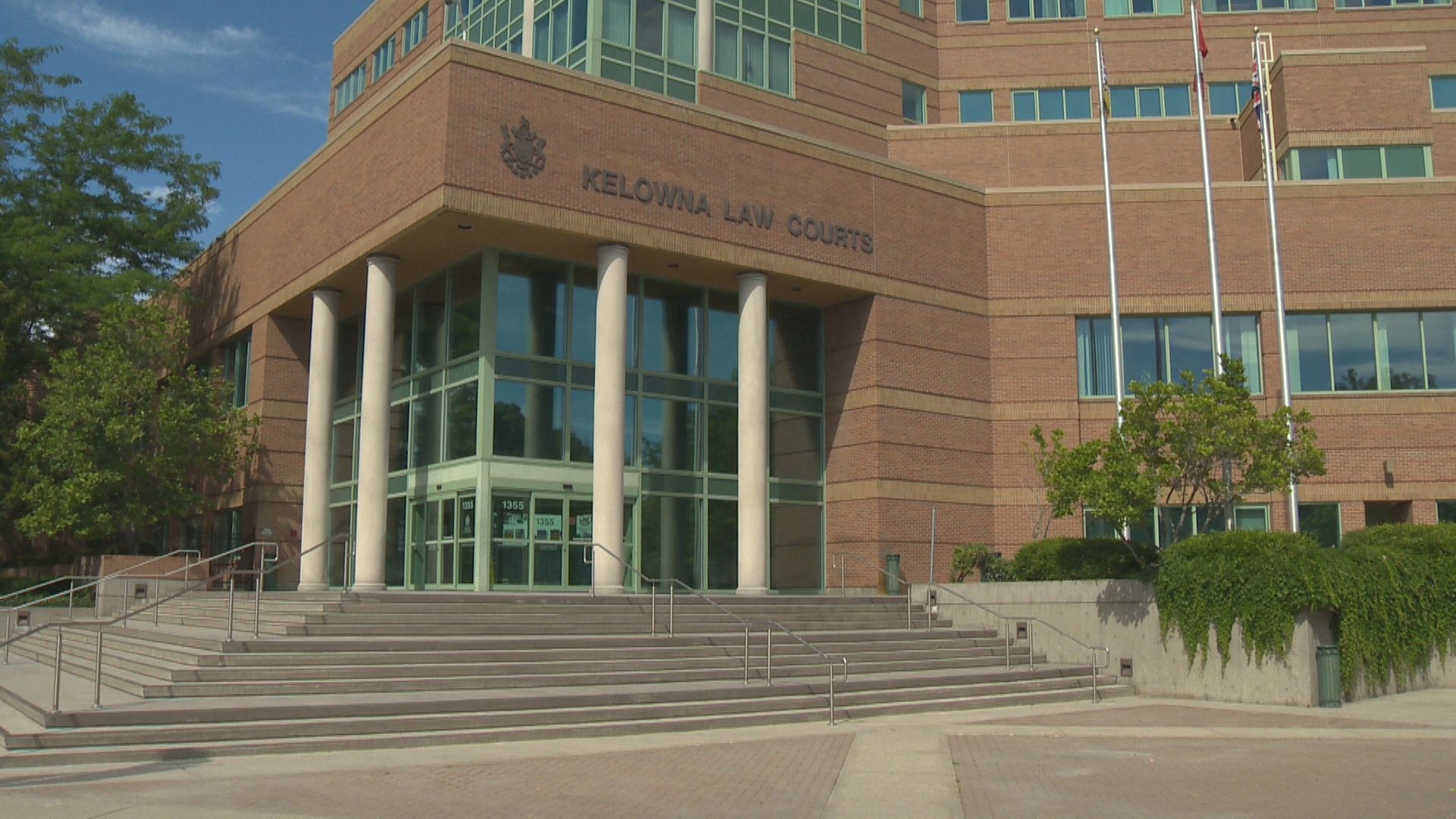 Kelowna RCMP officer takes the stand in assault trial