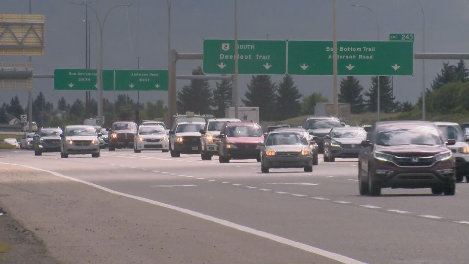 Sections of Calgary’s Deerfoot Trail to close on Monday and Tuesday for spring cleanup