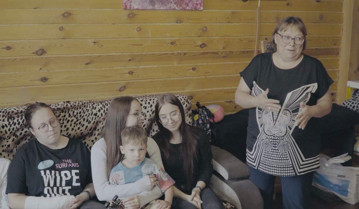 Galina Pankina, right.