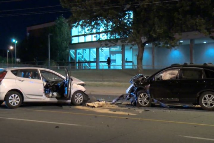 Man dead, 3 others injured after multi-vehicle crash in Scarborough