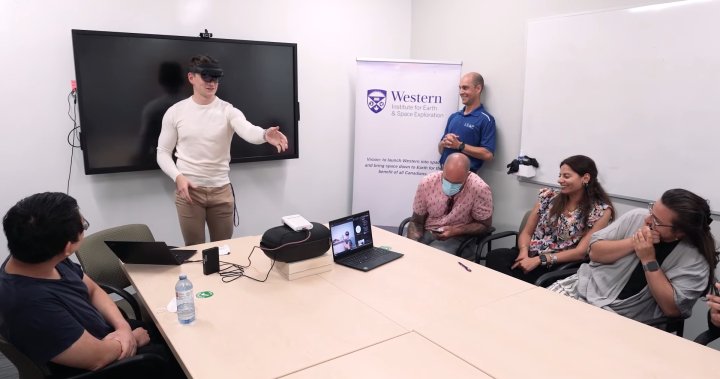Western University touts first international, two-way ‘holographic teleportation’ - Global News