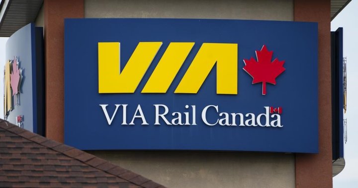 Via Rail apologizes for holiday travel disruptions, communication failures