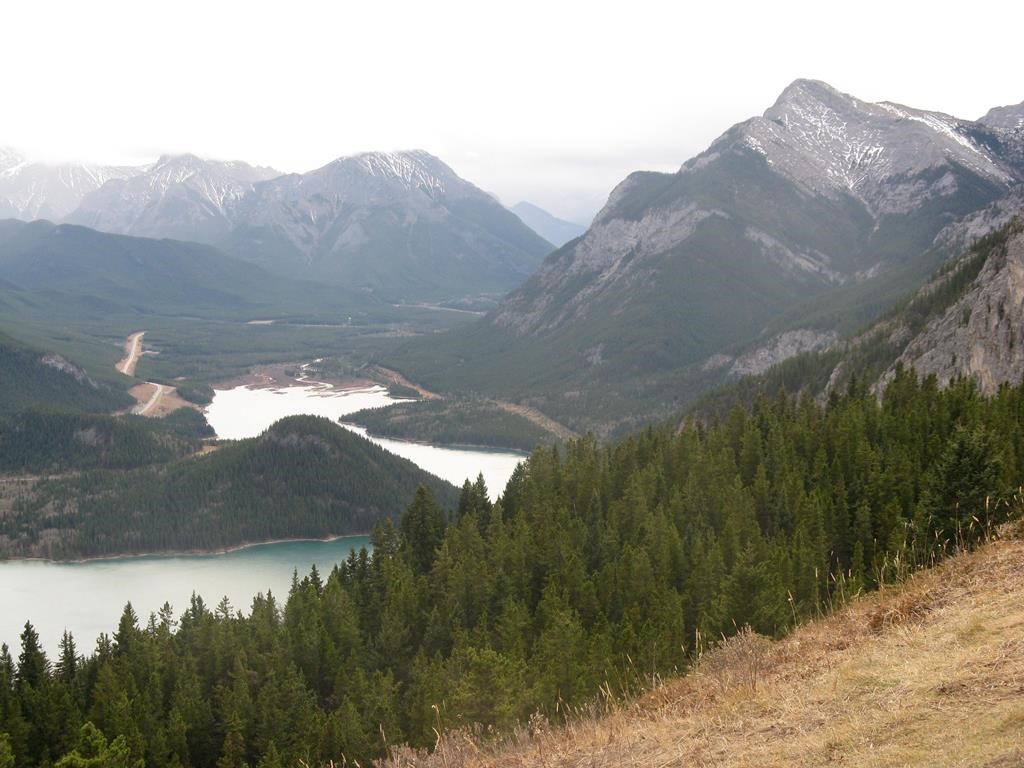 The Prairie View trail near Barrier Lake in Kananaskis Country, Alberta, is shown on Sunday, Nov.2, 2008.
