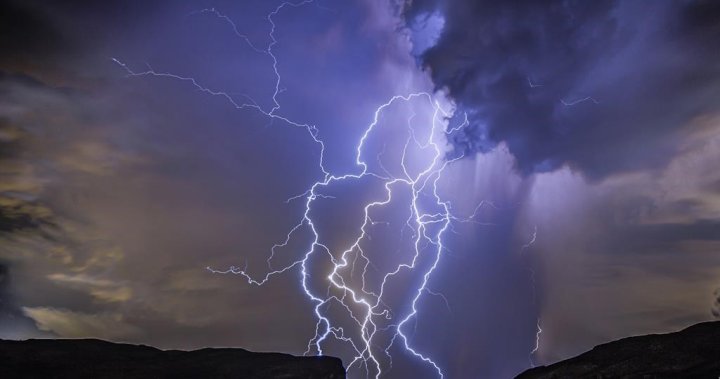 Риск от силни гръмотевични бури, торнадо за Питърбъро, езерата Каварта