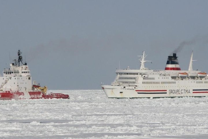 Canadian Coast Guard icebreaker to undergo repairs after fire in generator room