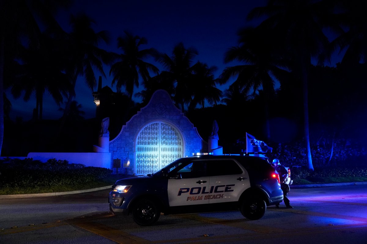 Photo of police car outside of Mar-a-Lago