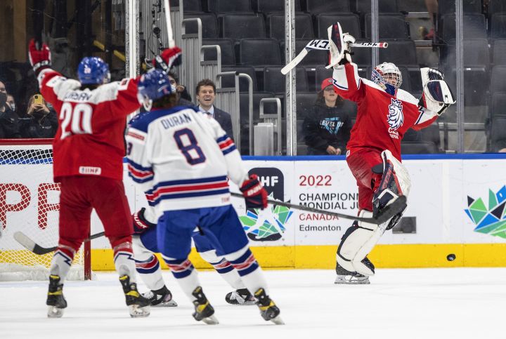IIHF - Czechs make it 2-for-2