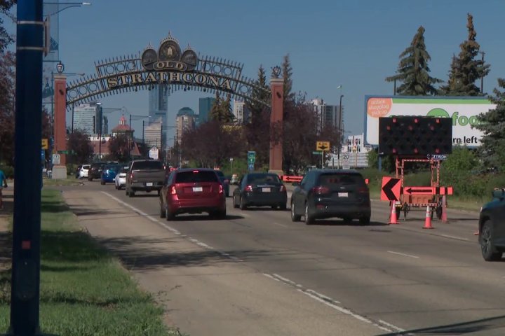 Construction leads to lane reductions on Gateway Boulevard