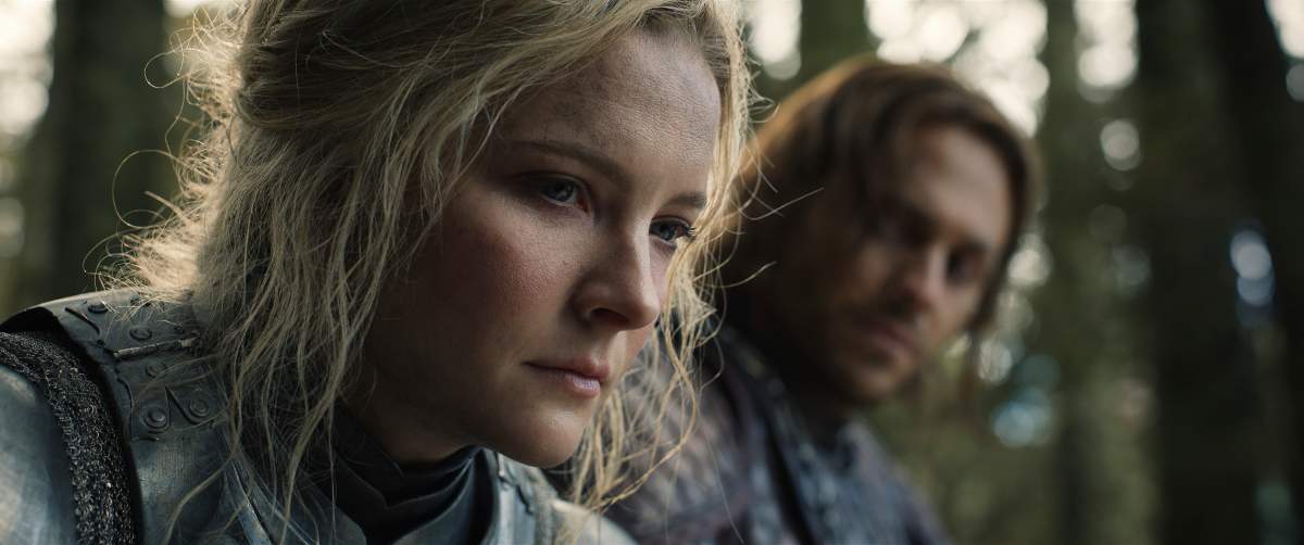 Morfydd Clark (Galadriel), Charlie Vickers (Halbrand)