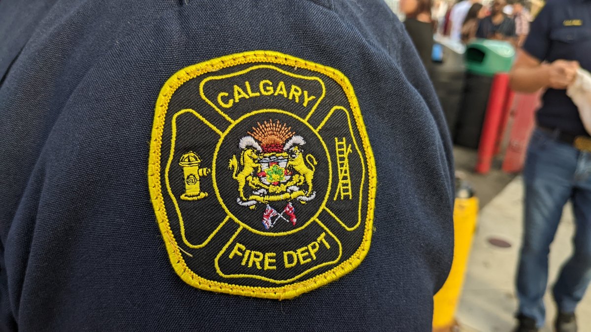 File: The Calgary Fire Department shoulder crest.