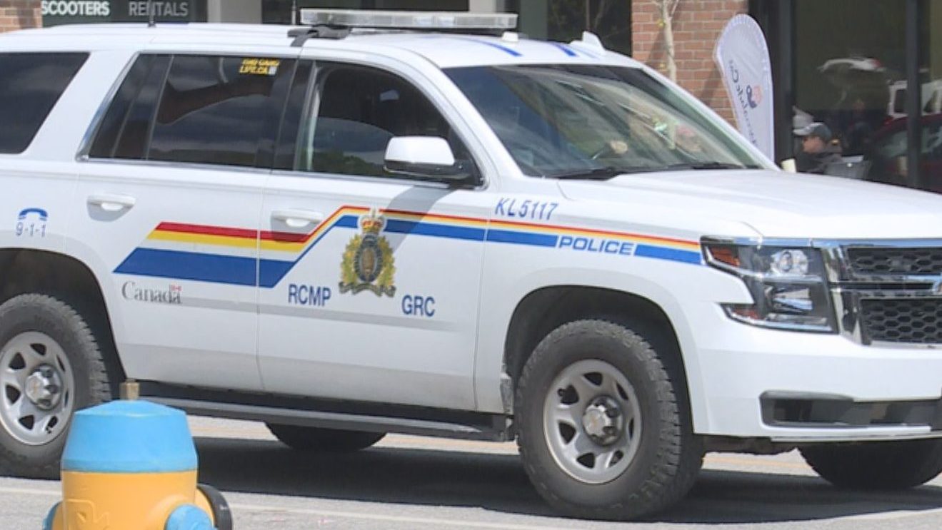 Мъж от Manto Sipi Cree Nation е задържан срещу множество