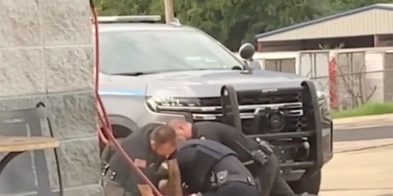 3 Arkansas cops suspended after vicious beating caught on camera