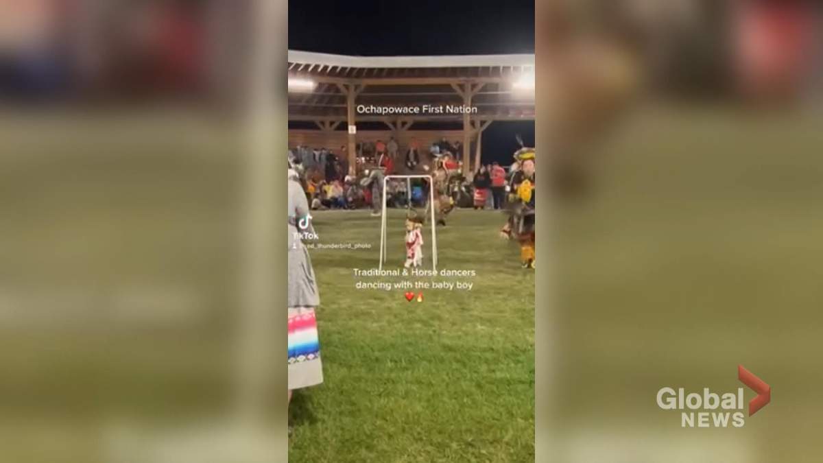 Young dancer with limited mobility moves crowd at Kahkewistahaw powwow - image