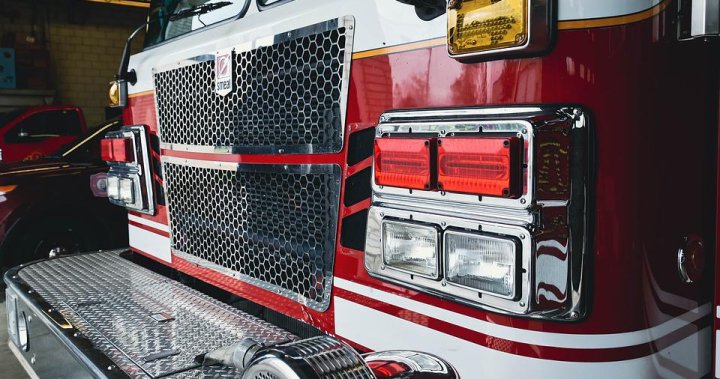 Пожар в къща в Уинипег нанесе значителни щети на къщата, измести жителите