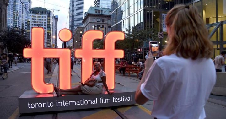 Les tapis rouges sont de retour au TIFF, mais de grandes questions se posent sur l’avenir du cinéma