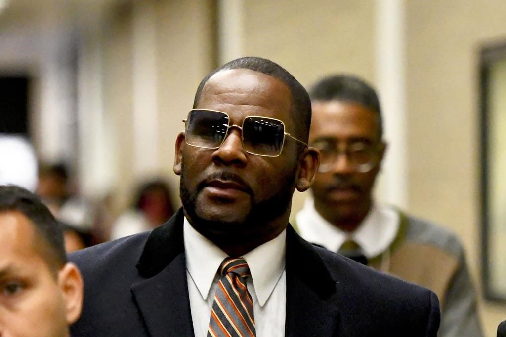 Grace Kelly Fudendo - R. Kelly found guilty of child pornography, sex abuse in Chicago trial -  National | Globalnews.ca