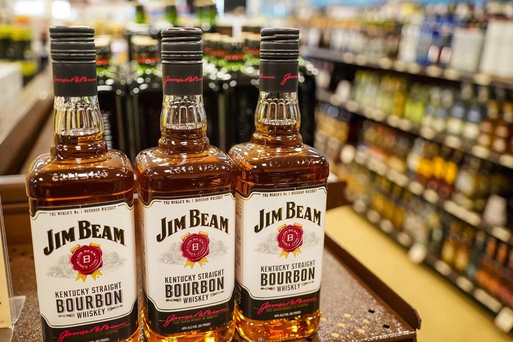 Производителят на бърбън Jim Beam спира производството в една от