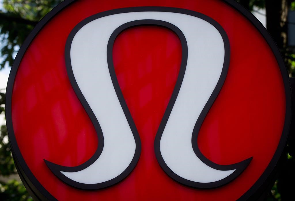 Lululemon shares down in holiday quarter as consumers curb spending – National | 24CA News