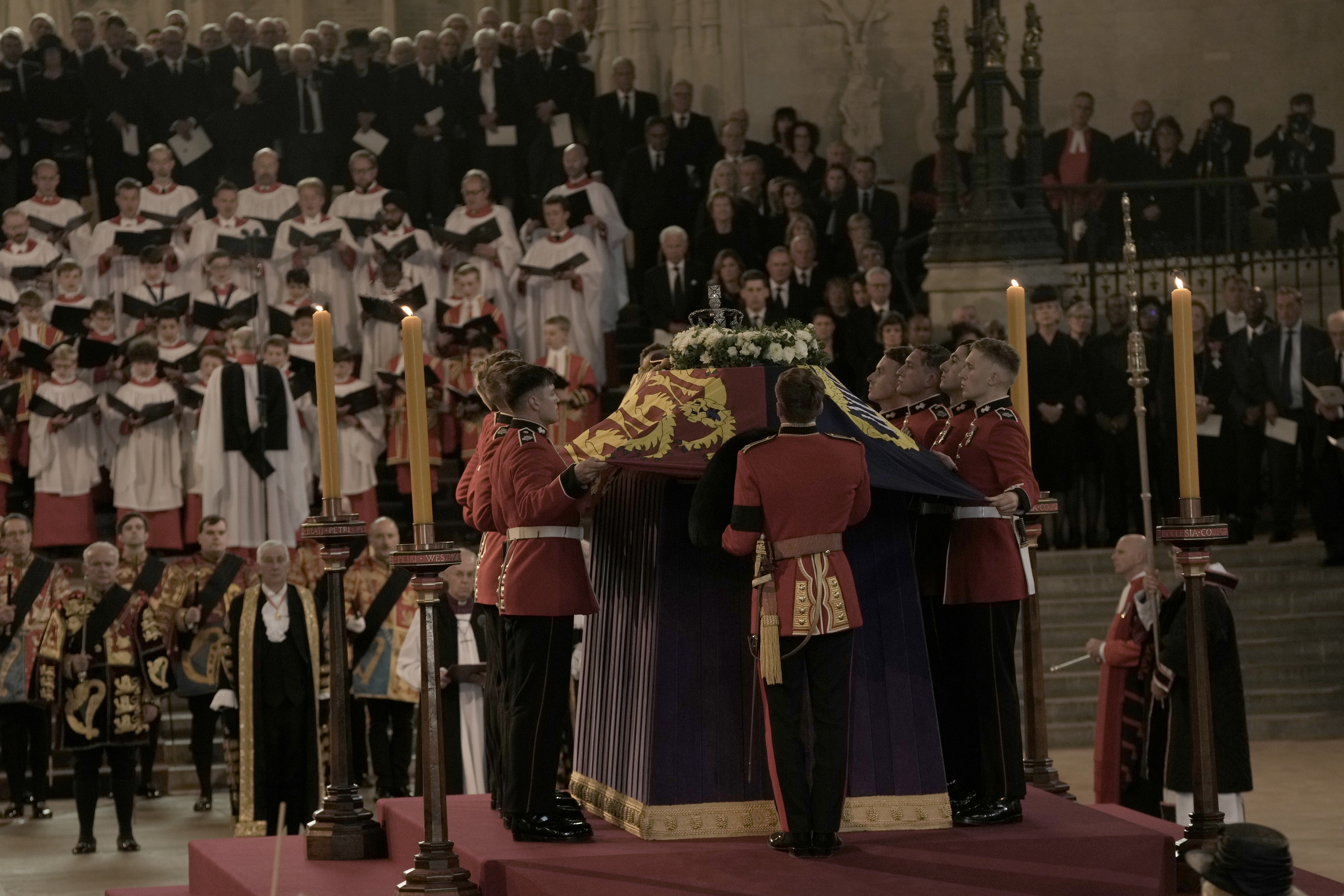 As the House of Commons returns to mourn the queen’s death, here’s what to expect