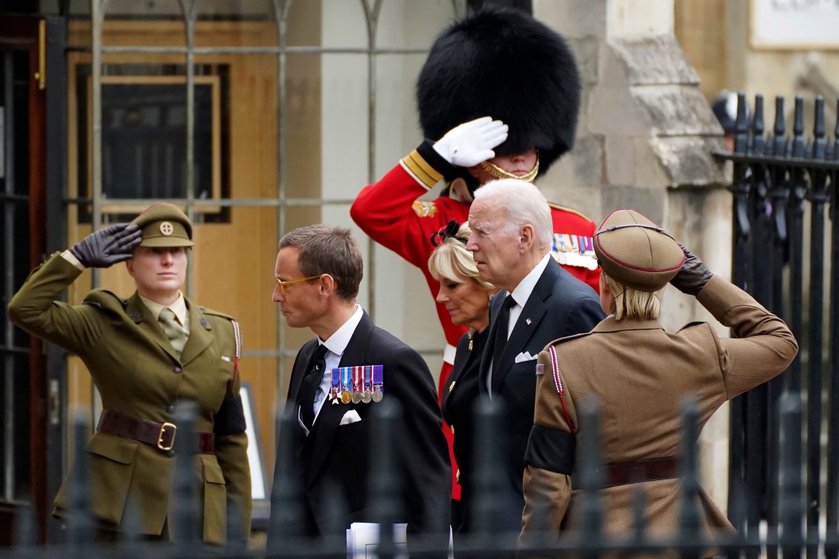 US President Joe Biden arrives with first lady Jill Biden at Westminster Abbey on the day of Queen Elizabeth II funeral in central London, Monday, Sept. 19, 2022.