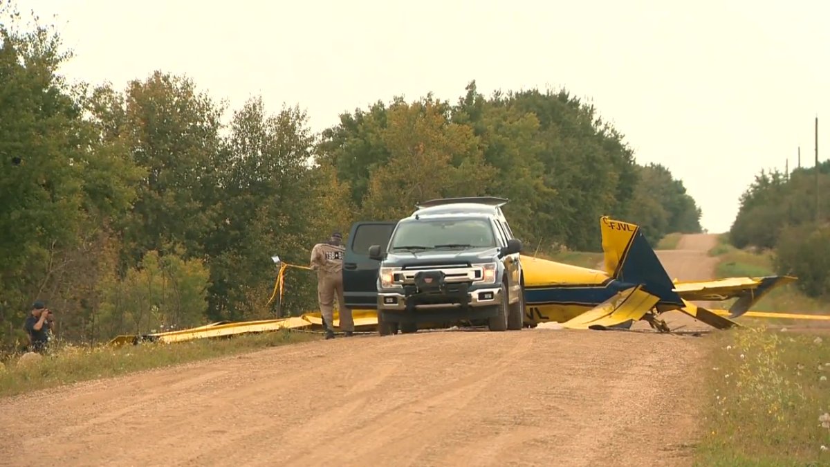The Transportation Safety Board of Canada (TSB) investigating after an Air Tractor 502B crop duster plane crashed on a road near Donalda, Alta. on September 12, 2022.