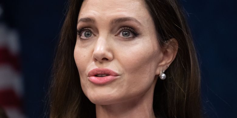 Angelina Jolie In Pakistan To Meet With Victims In Flood-Ravaged Areas