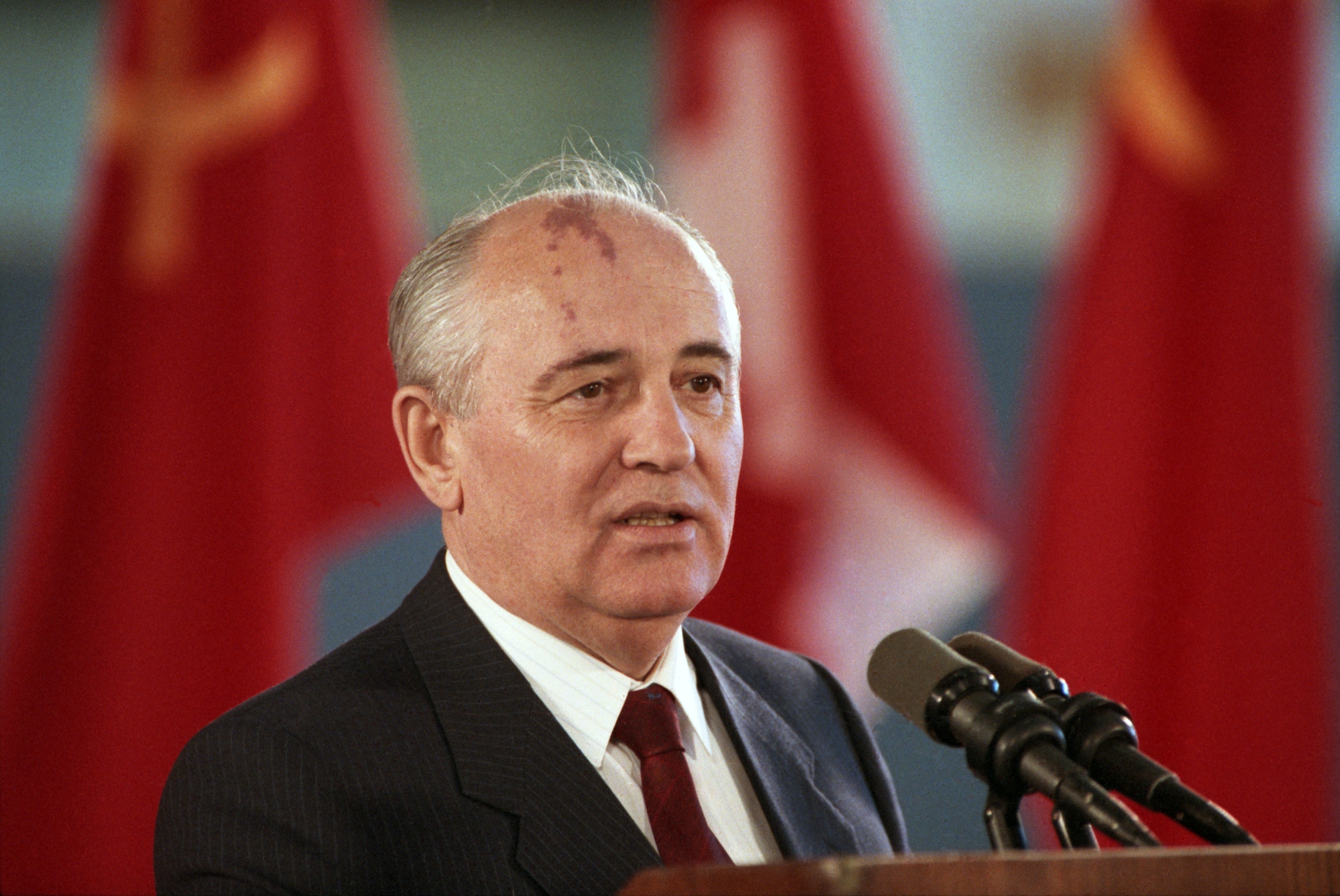 Mikhail Gorbachev: Vladimir Putin to skip funeral for last Soviet leader