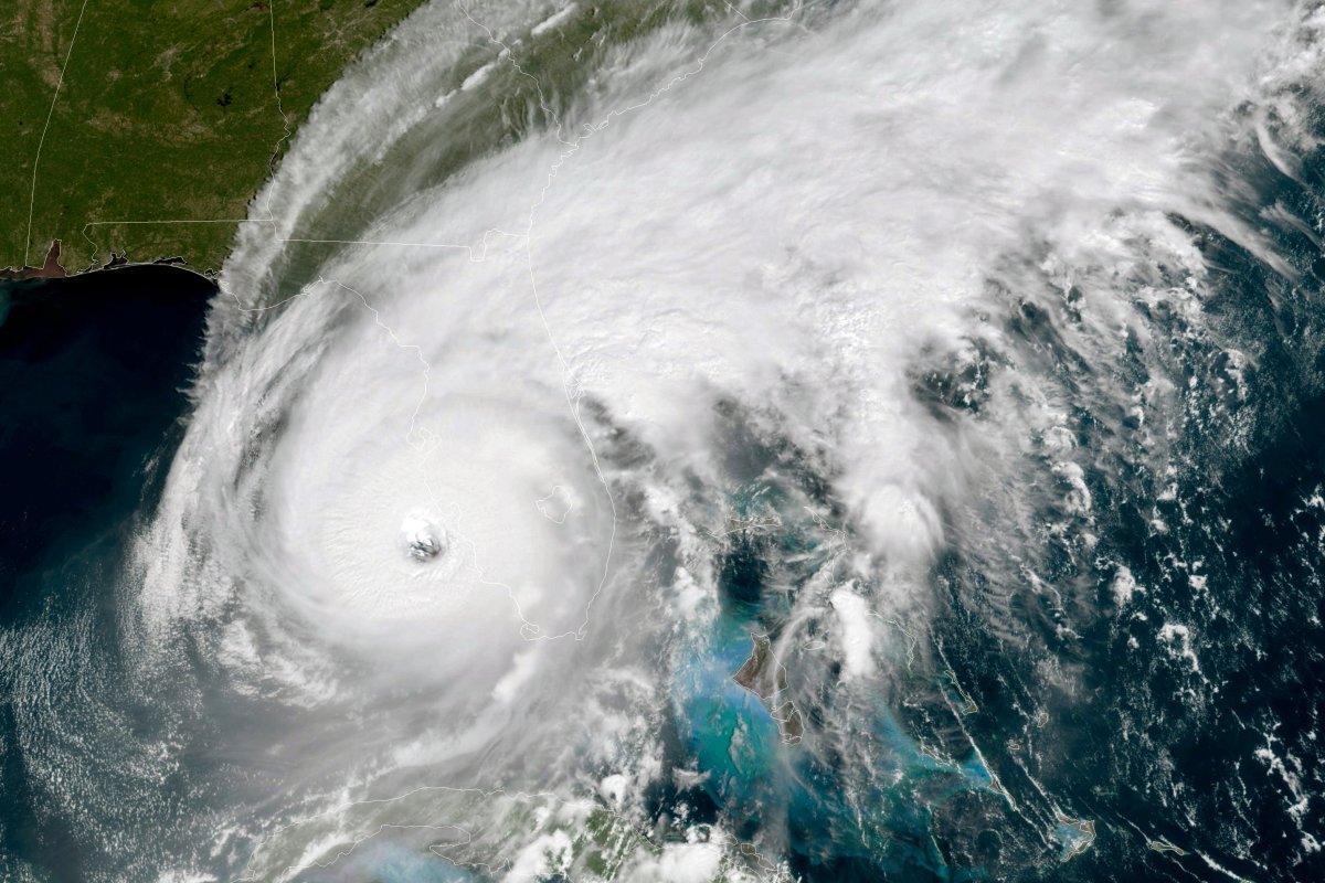 Hurricane Ian: Canadians in Florida hunker down as storm lashes state