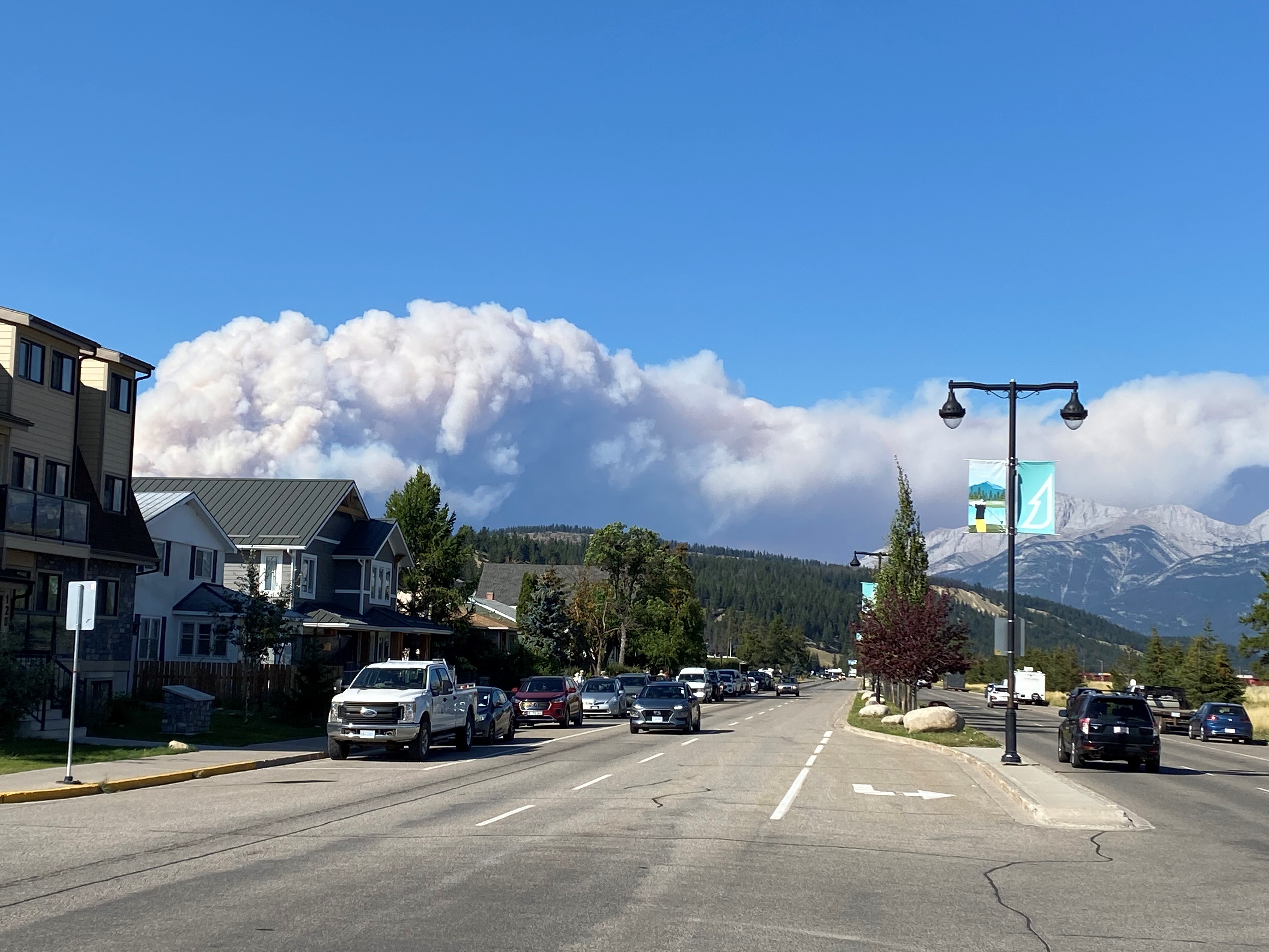 Wildfire Burning On Mountain Near Jasper No Risk To Townsite Parks   Jasper Fire 