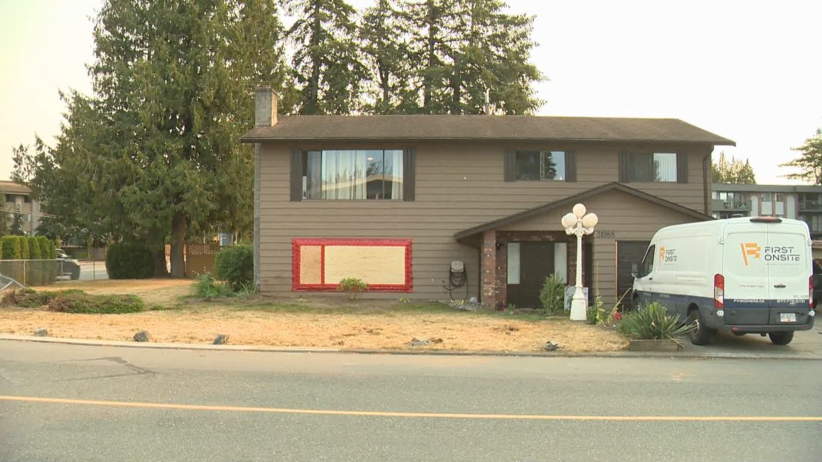 Abbotsford police have arrested who they call a prolific offender after he crashed a vehicle into a home while trying to evade officers on Sept. 9, 2022 (Global News).