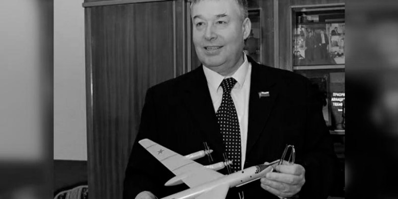 Top Russian aviation expert dies after reportedly 'falling down' stairs
