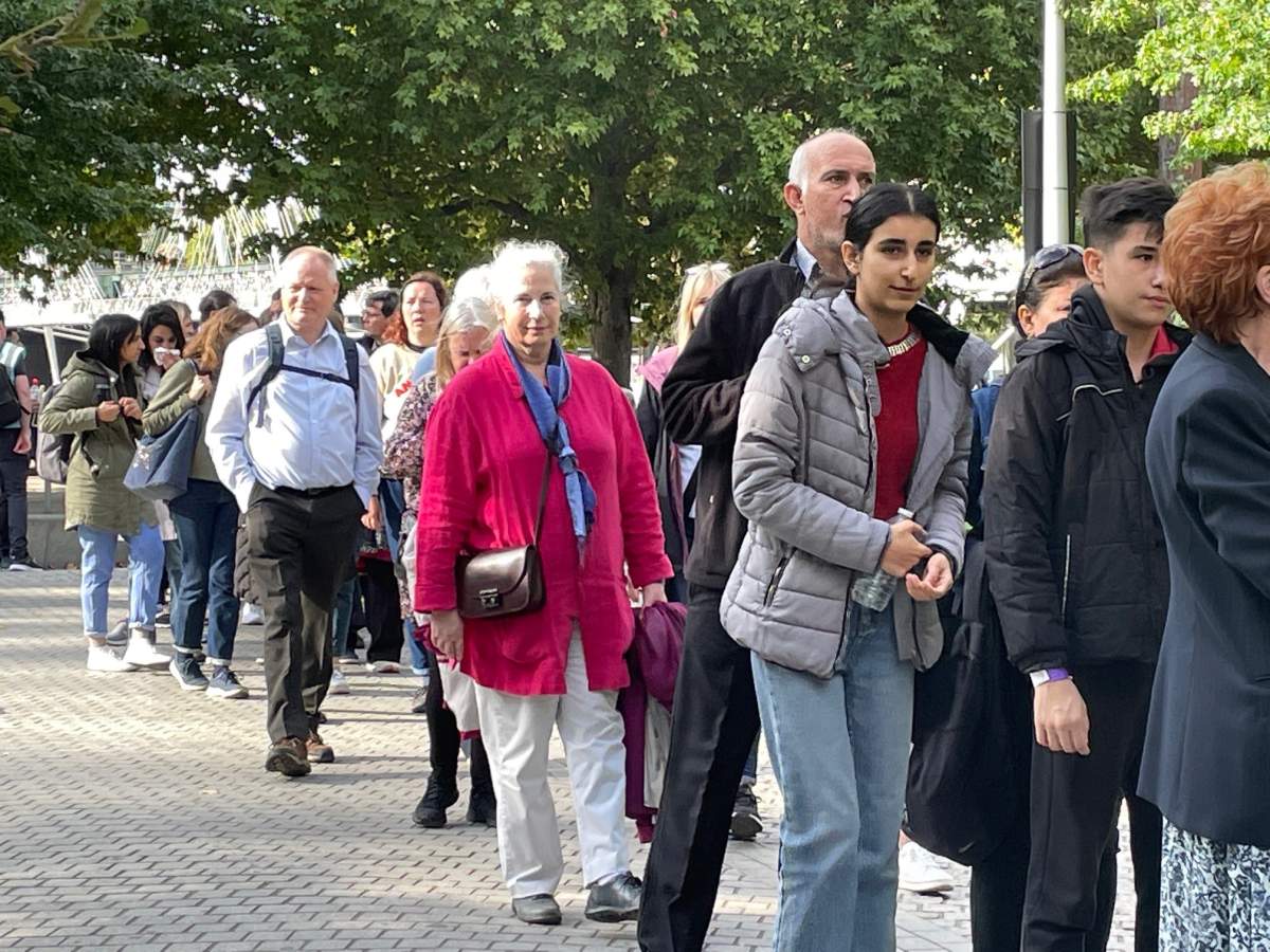 Queen Elizabeth Queue