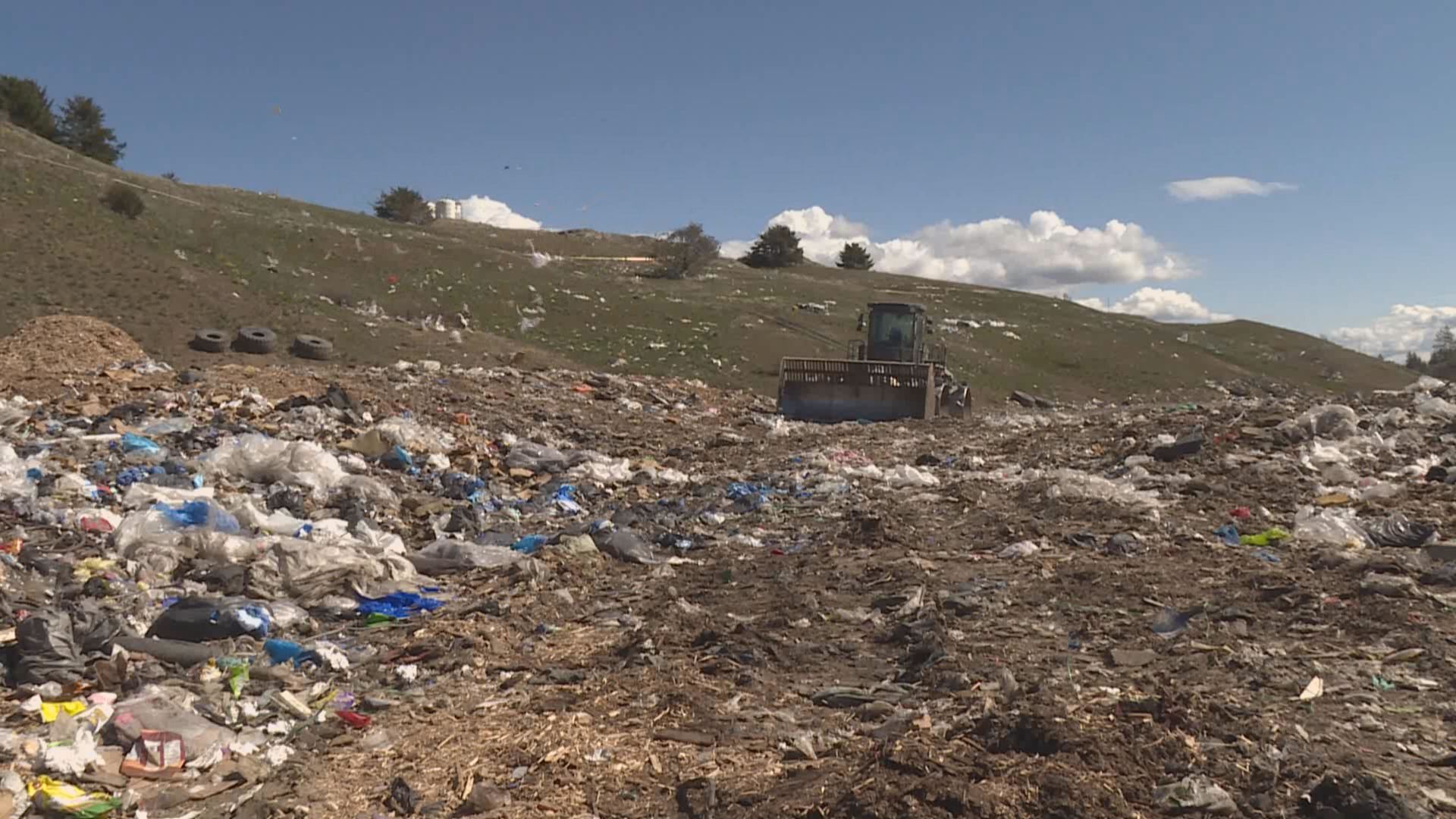 ‘Poor choices’: High levels of garbage found in Central Okanagan recycling